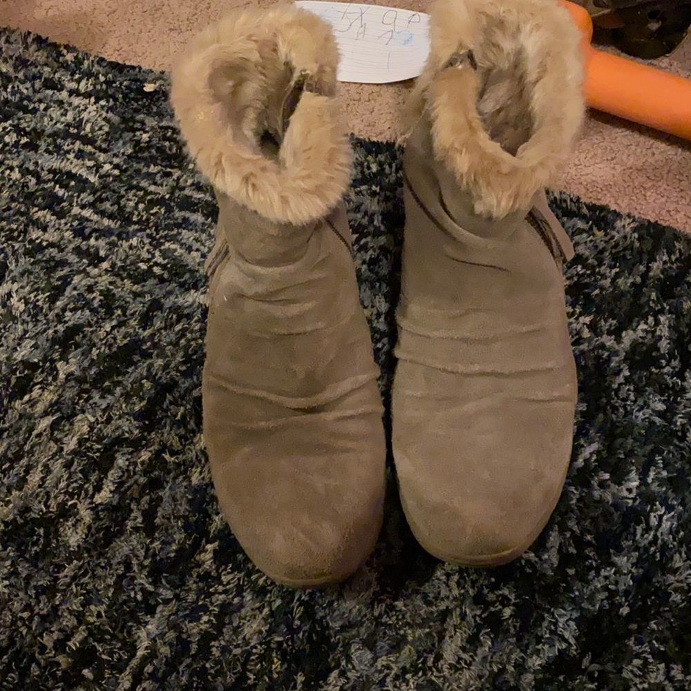 Baretrap boots size 8